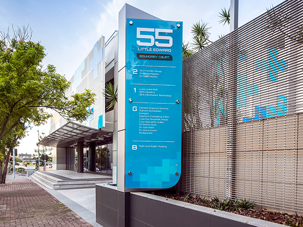 external pylon directory signs